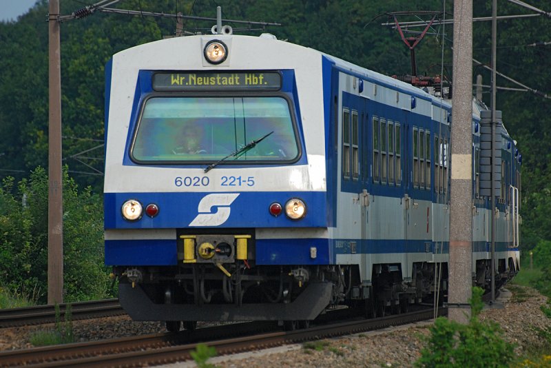 6020 221 ist als S-Bahnzug 26391 am 14.08.2009 nach Wiener