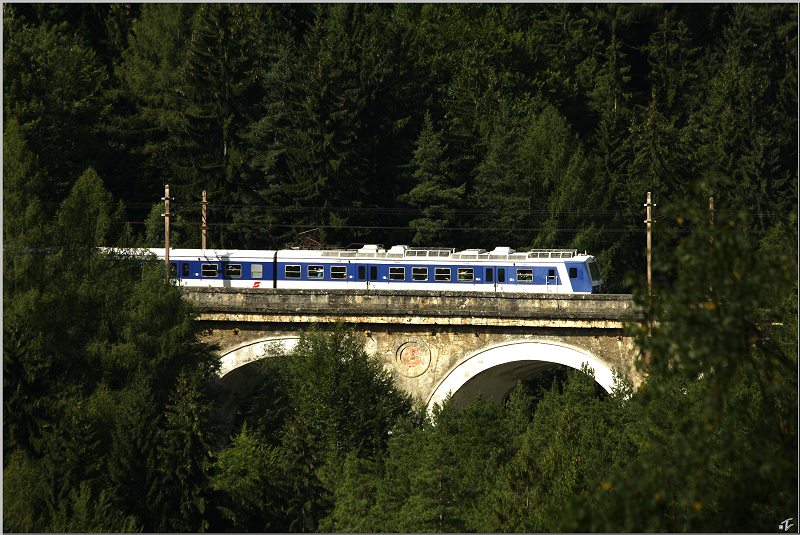 4020 251 f�hrt als R 2953 von Payerbach-Reichenau nach M�rzzuschlag.
Kalte