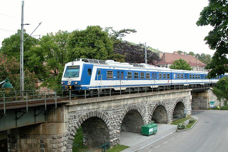ÖBB 4020 295-4 with 27 602 (S 7), Hainburg ad