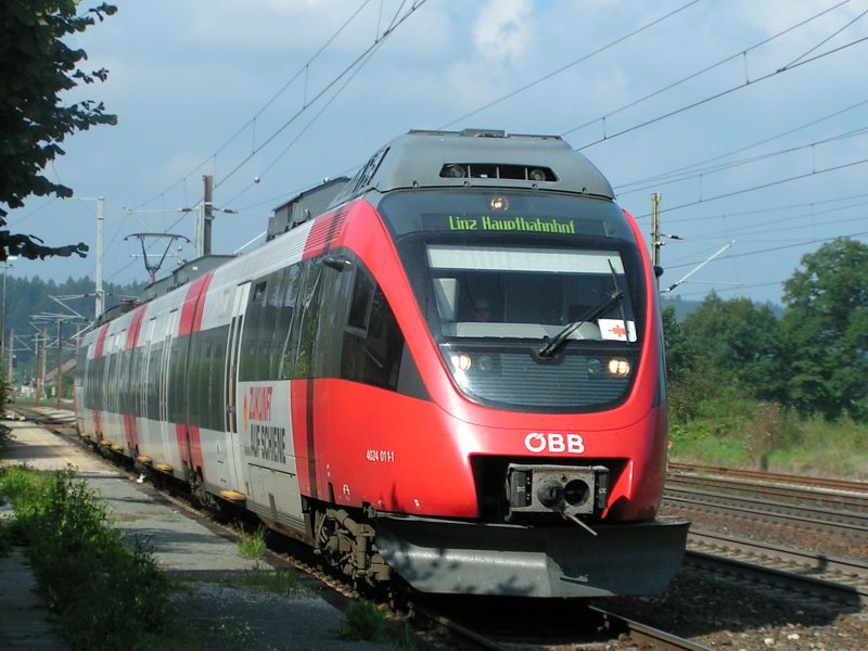 4024 011-1 leaves as REX3017 Station Redl-Zipf, 090 923 (automatically