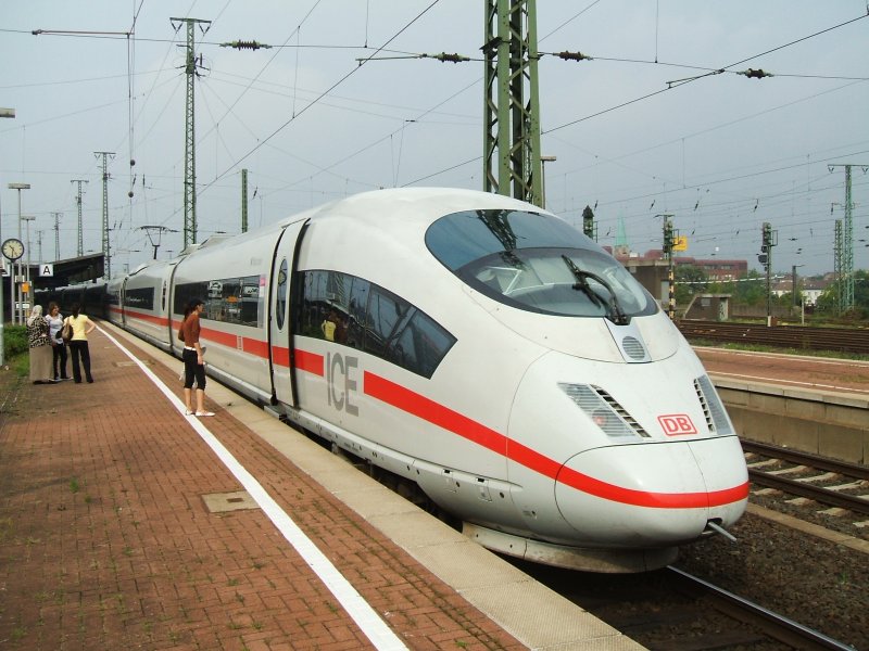 ICE 3 double heading to Munich main station, the thrust