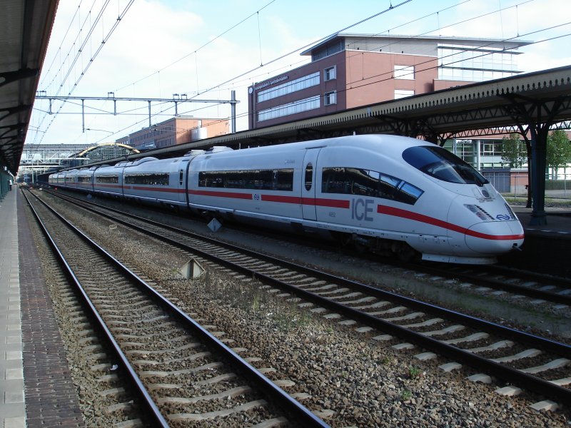 ICE 126 von Frankfurt(Main)HBF nach Amsterdam had am 13-10-2007 wegen