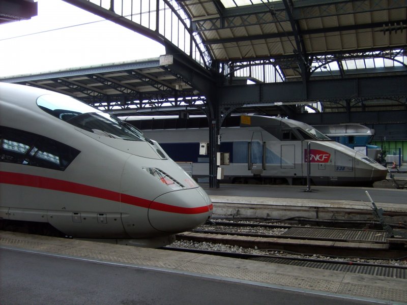 ICE 3M and TGV Reséu the Paris railway stations. 11:05:09