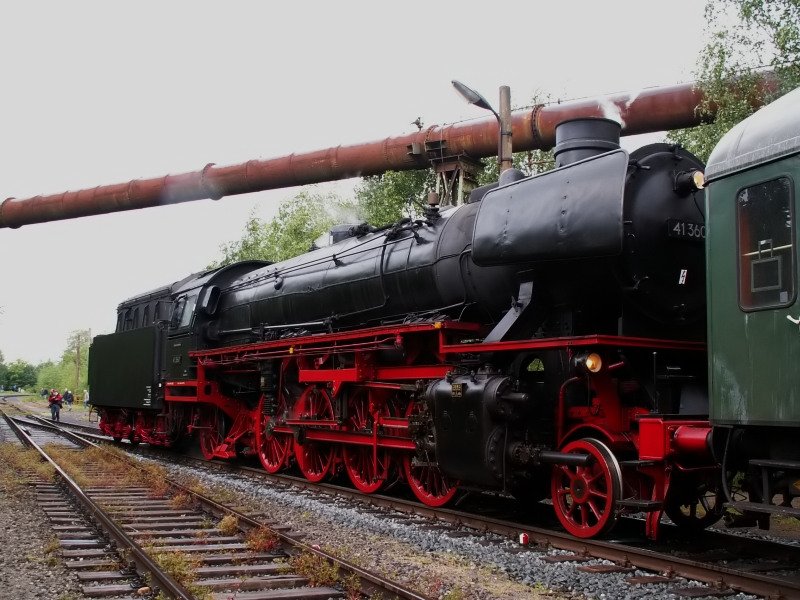 The locomotive 41 360 extends from the brand new station