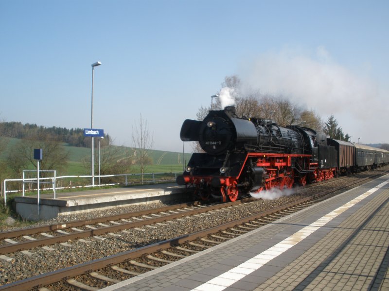 41 1144-9 on the special train from Chemnitz to Bayreuth.Aufgenommen