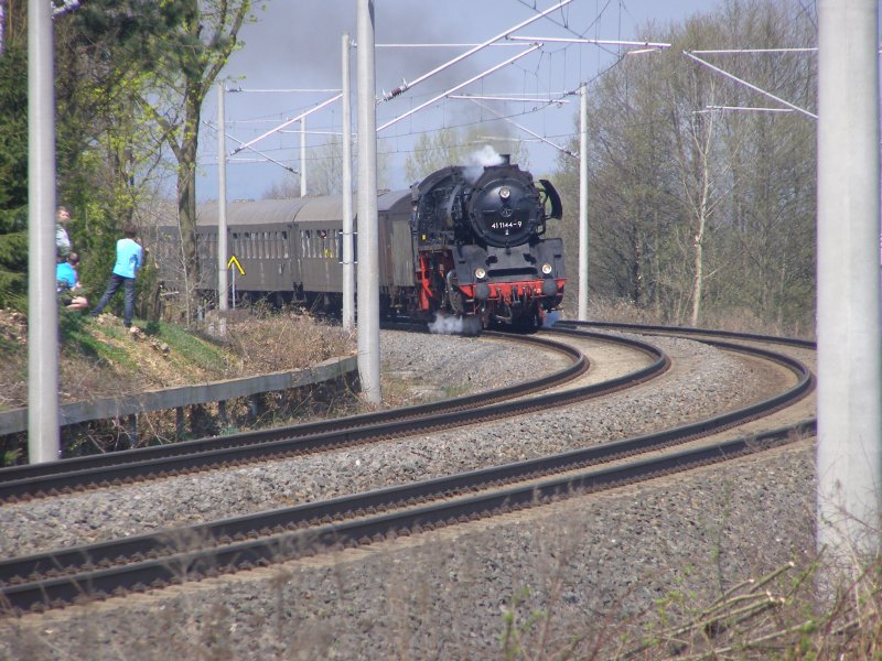 Sonderzug Ostern 12.04.2009 gezogen von BR41 1144-9 hier zwischen Neumark