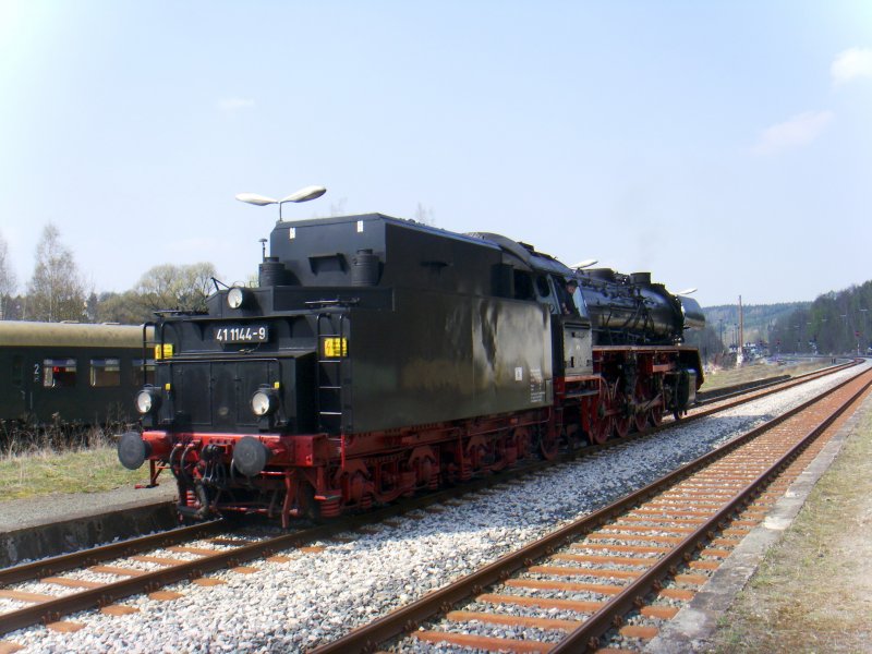 41 1144-9 reacting on 12/04/2009 at the station Adorf. (automatically