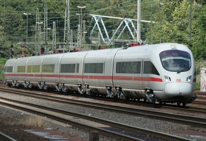 An ICE-T DB passes Cologne West on the back rails