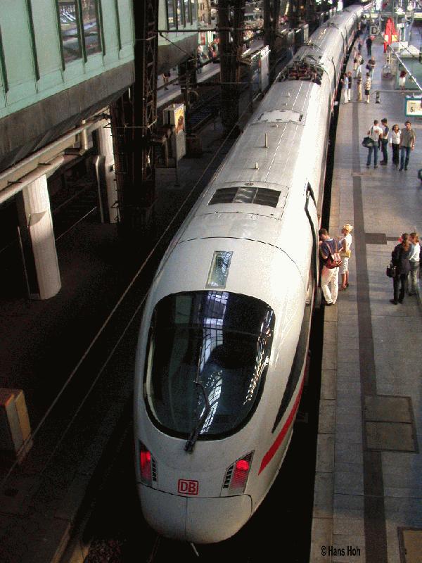 ICE T in Hamburg Hbf, Aug. 2002nd (automatically translated, Powered