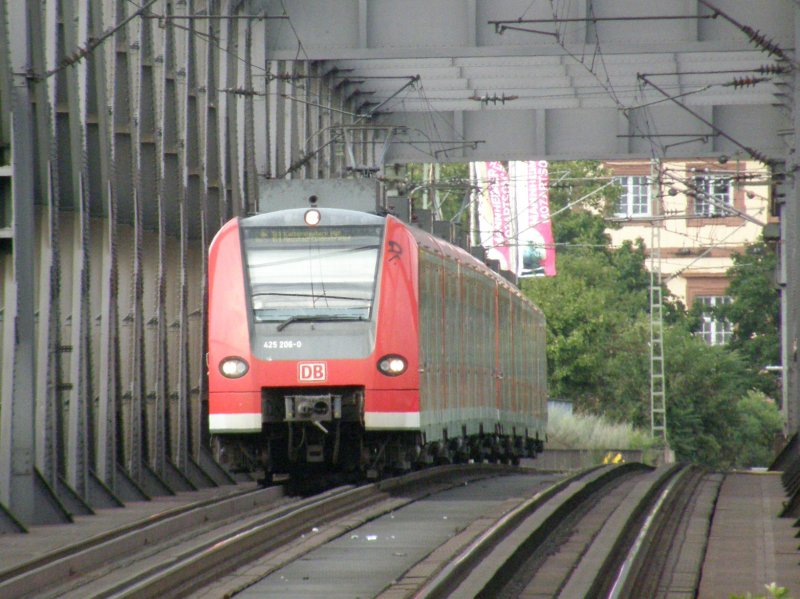Ein ET 425 auf der Rheinbr�cke zwischen Mannheim und Ludwigshafen