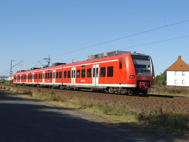 425 011-4 als S-Bahn von Zielitz nach Sch�nebeck-Salzelmen �ber Magdeburg