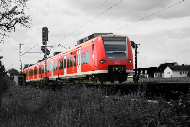 425 110 ist mit RB60 von Mannhein nach Bensheim unterwegs.