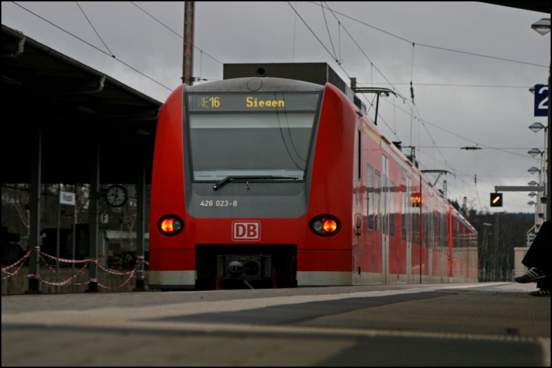 021/521 023/523 426 and 426 are waiting in Kreuztal as