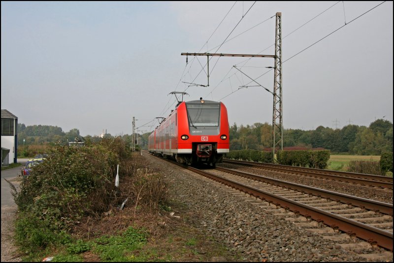 426 515/015 und 426 526/026 fahren als RE16 (RE 29679)