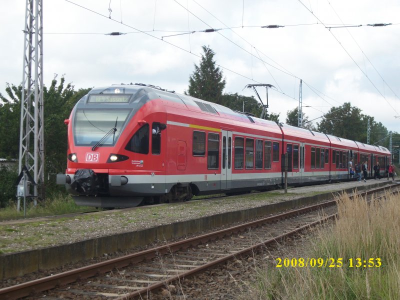 Flirt 427 005/827 005/305/605/407 505 am 25.09.2008 mit dem RE