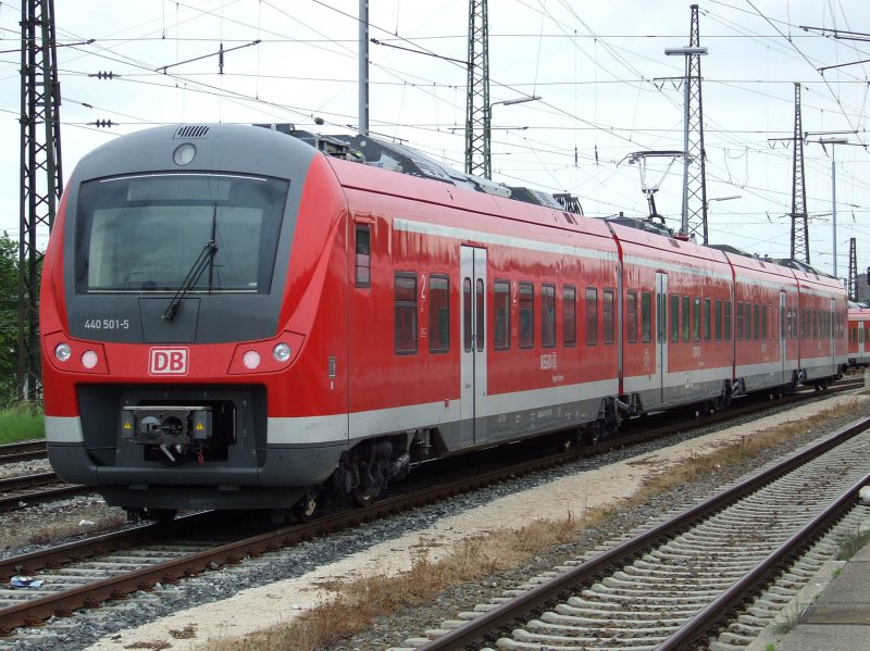 440 001 im Augsburger Hauptbahnhof am 08.06.2009. 