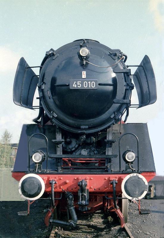 Die 45010 auf einer Ausstellung in Bo-Dahlhausen 1985.
Hg.:90 Km/h, 3000