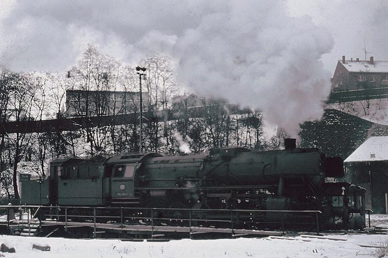 052 404 on the turntable in Hagen Gbf. Winter 1968