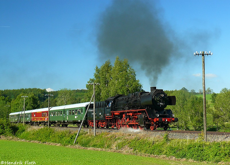 Am 23.05.2009 dampft 50 3616 des VSE mit DPE 31769