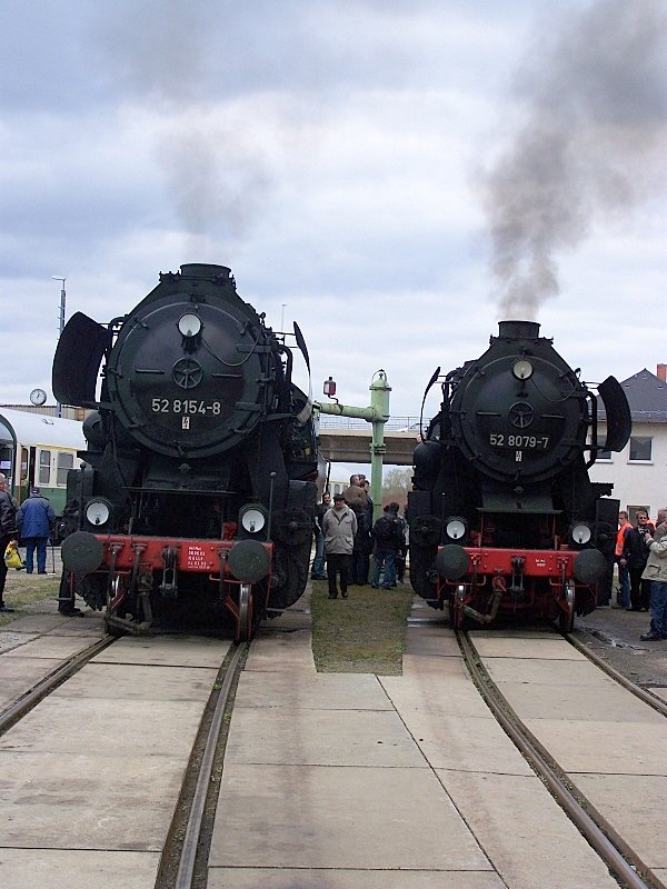 BR 52 8154-8 und BR 52 8079-7 auf dem Gel�nde