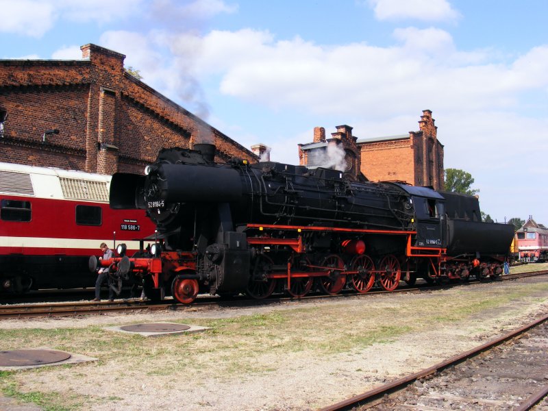 BR 52 8184-5 am 26.09.2009 auf dem Dampflokfest in Sta�furt

Eine