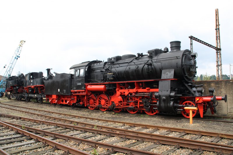 58 261 with the 750mm narrow gauge 99 566 and