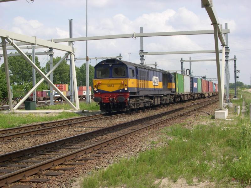 ACTS 5812 bei Waalhaven nach die Maasvlakte am 21-5-2005 