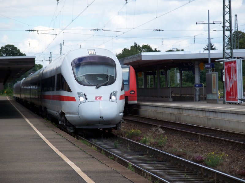 Ein ICE-TD rast duch Minden Richtung Hamm (3.8.2007) 