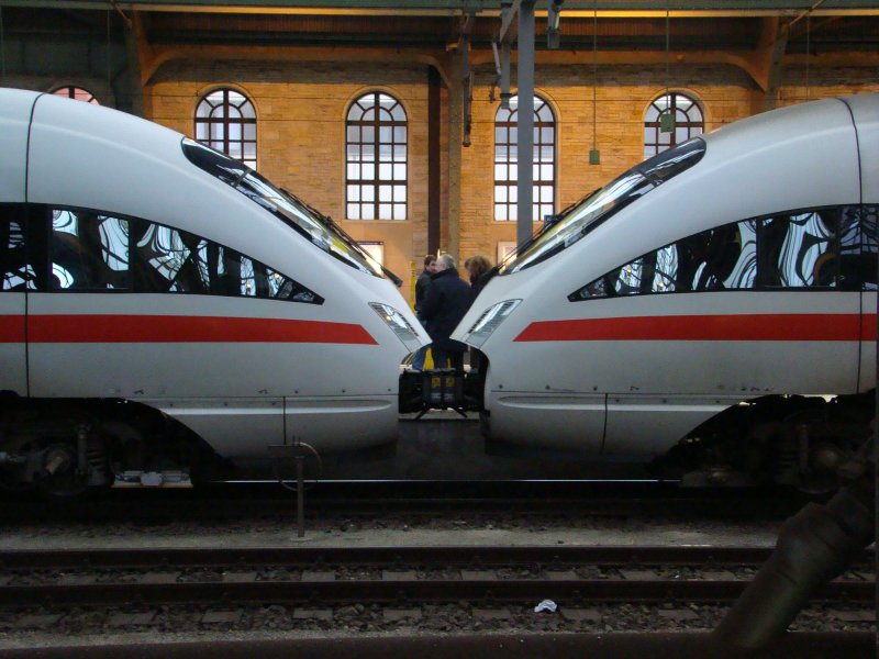 2 ICE-TD Z�ge im Bahnhof Berlin Ostbahnhof am 29.12.2007 