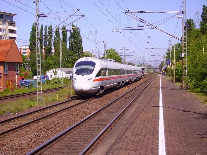 An ICE-TD to Berlin Hbf drives through Elmshorn. 15:05:08 (automatically