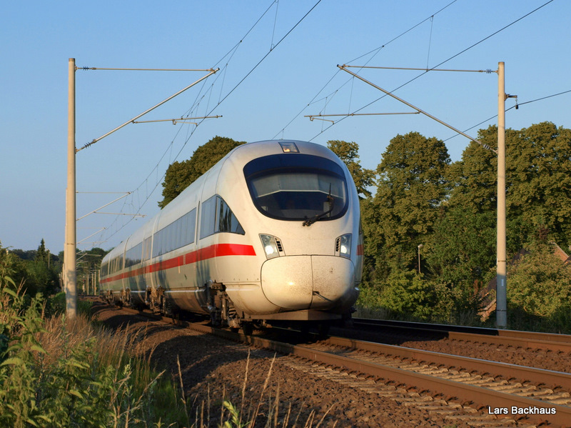 ICE 32 Kopenhagen - Hamburg Hbf passiert am 2.07.09 mit
