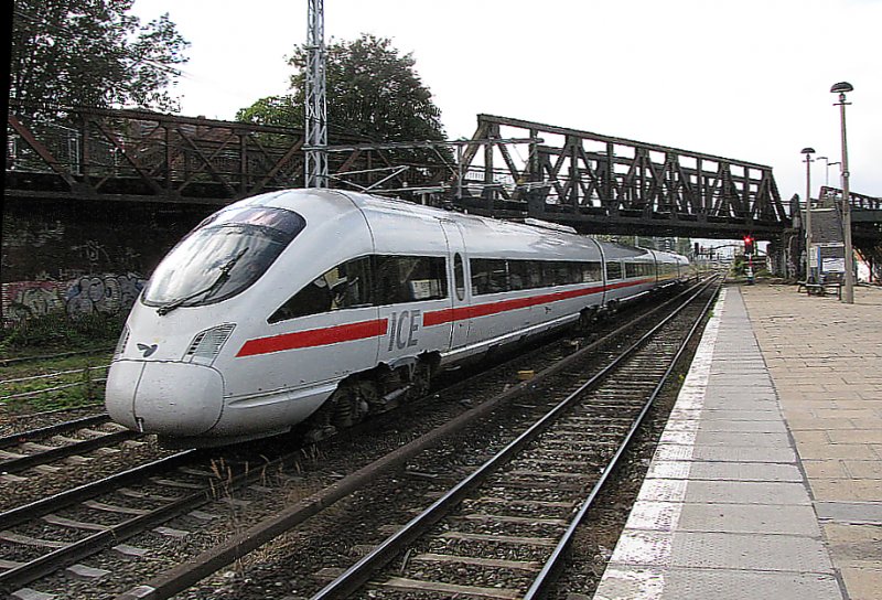These BR 605 ICE / Diesel was seen at 23:09:09