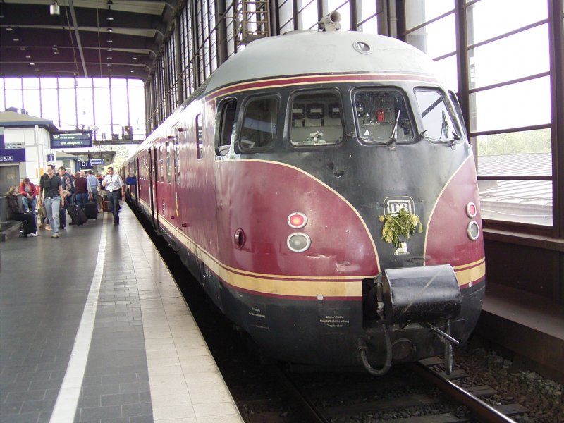 Im Lehrter Bahnhof in Berlin. Sonderzug aus Stuttgart 
