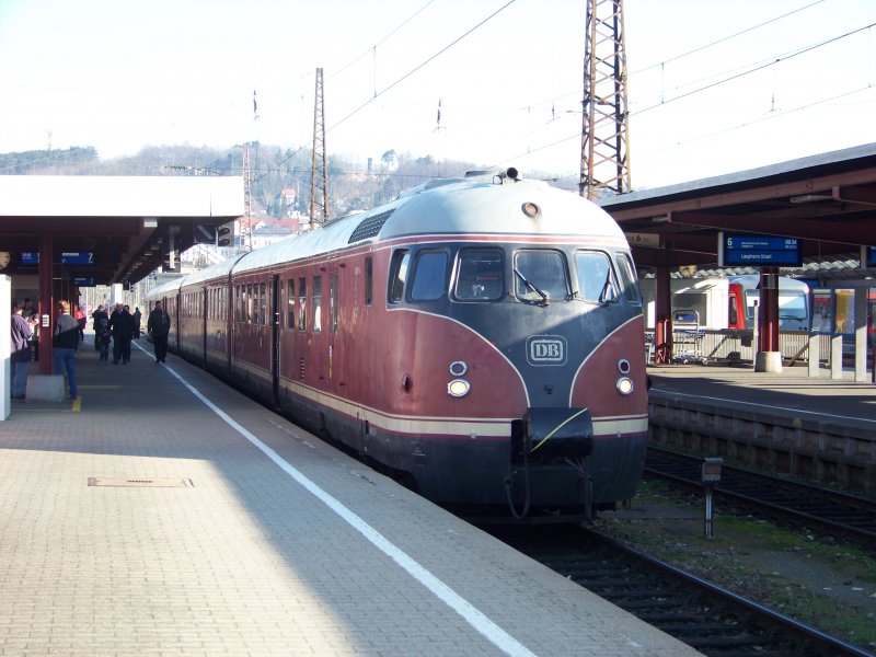 Stuttgarter R�ssle am 24.4.2008 in Ulm HBF, Gleis 7. Der