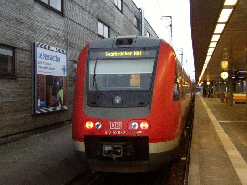 Ein 612 ist im Zielbahnhof Saarbr�cken Hbf angekommen. 31.01.08 