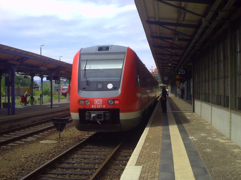 612 627/127 steht am 18.08.2008 als RE im Bahnhof Zittau