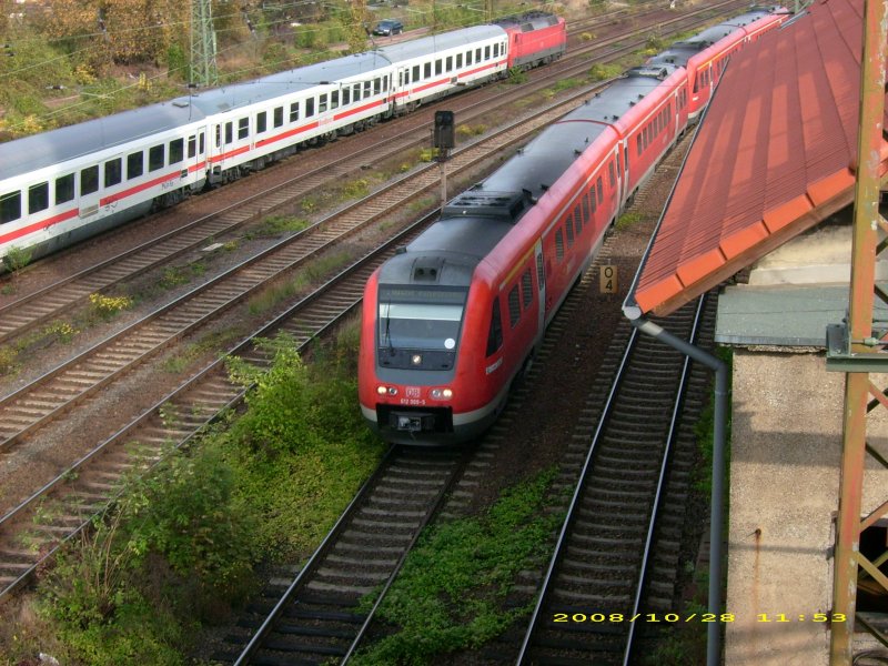 612 069 und ein weiterer 612er fahren am 28.10.08 am