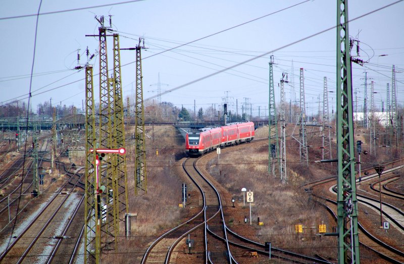Zwei VT 612 erreichen am 21.03.09 Halle(S)Rbf. Die beiden sind