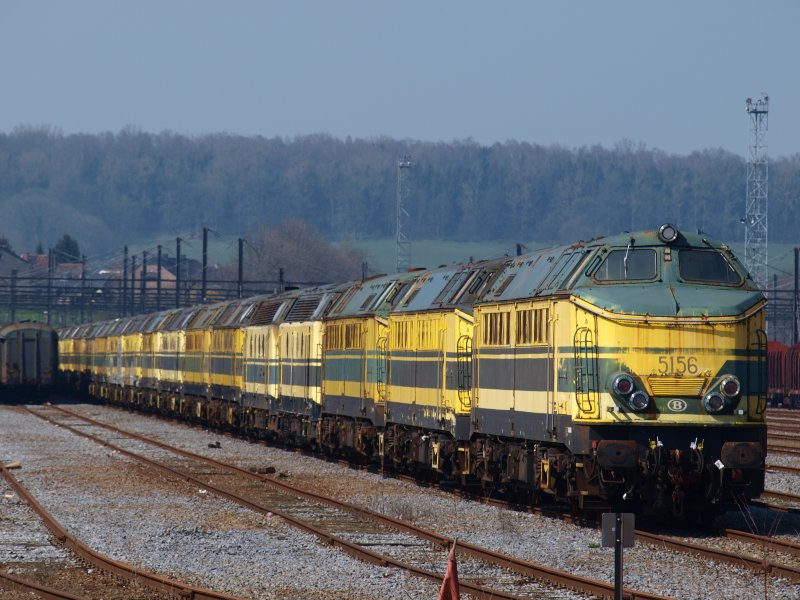Rostige Legenden, hier im Bahnhof Montzen (B) stehen Br51 und