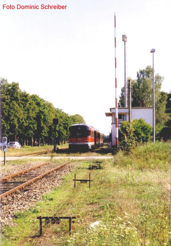 Br.624 in Rheinsberg am 04.09.2004 vor dem Rheinsberger Stellwerk. 