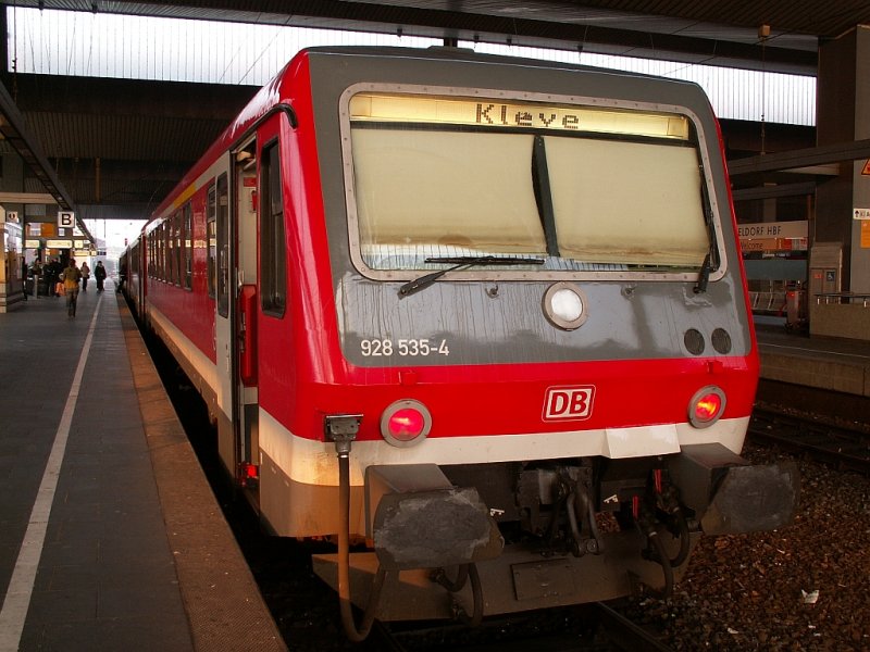 Der Niers-Express kurz vor der Fahrt nach Kleve im D�sseldorfer