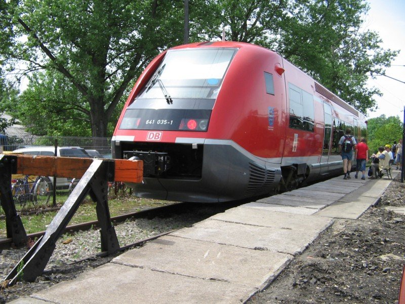 The whale 641 035 provided the shuttle service to the