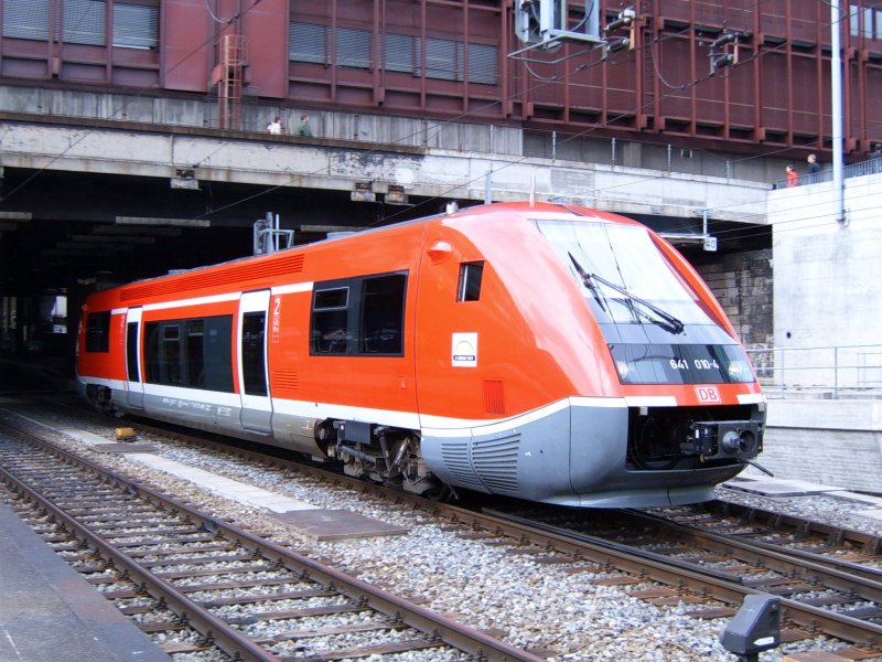 Railcar 641 010 leaves the station Basel SBB in March