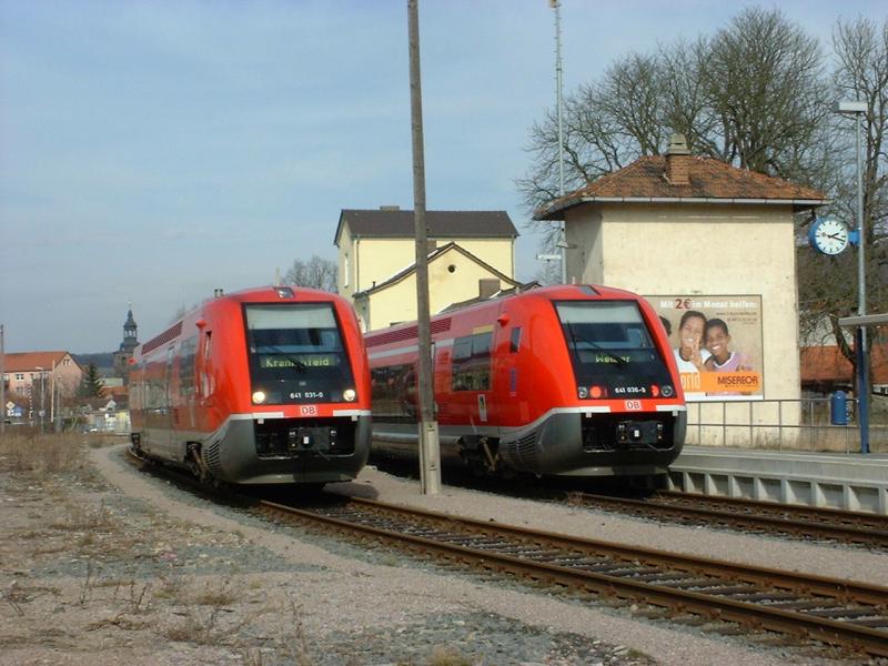 Ilmtalbahn - VT 641 im Doppelpack im Bahnhof Bad Berka