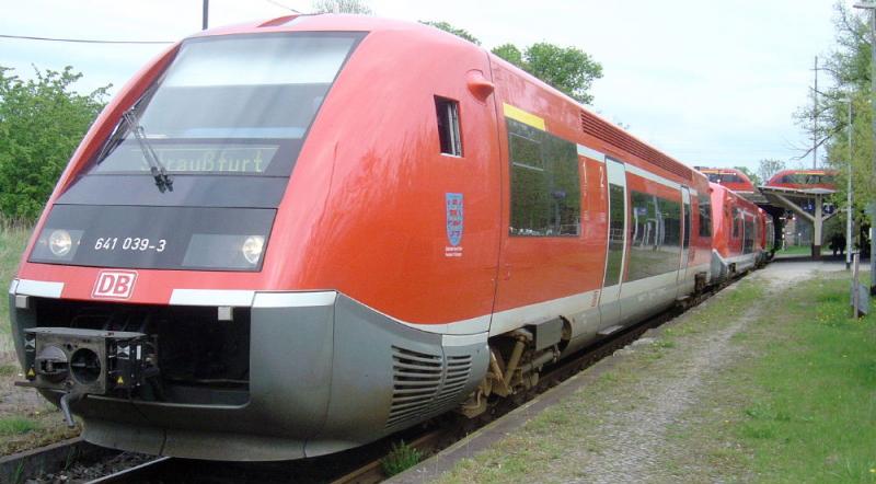 Sowas nenn ich Fotogl�ck: Eine Dreifachtraktion (!) VT 641 (bestehend