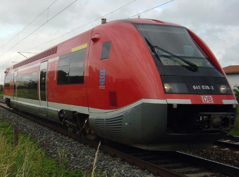641 039-3 f�hrt am 30.06.2005 von S�mmerda nach Erfurt um