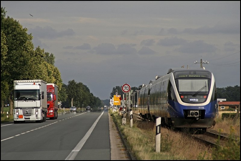 Straight runs the route of the railway line (KBS 406)
