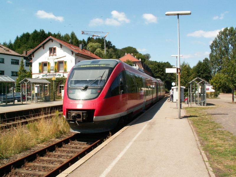 643 510 with RB to Saarbrücken in Würzbach. (automatically translated,