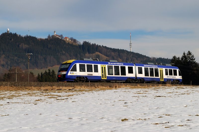 VT 223 Pei�enberg mit BRB 38754 bei Peiting (05.02.2009) 