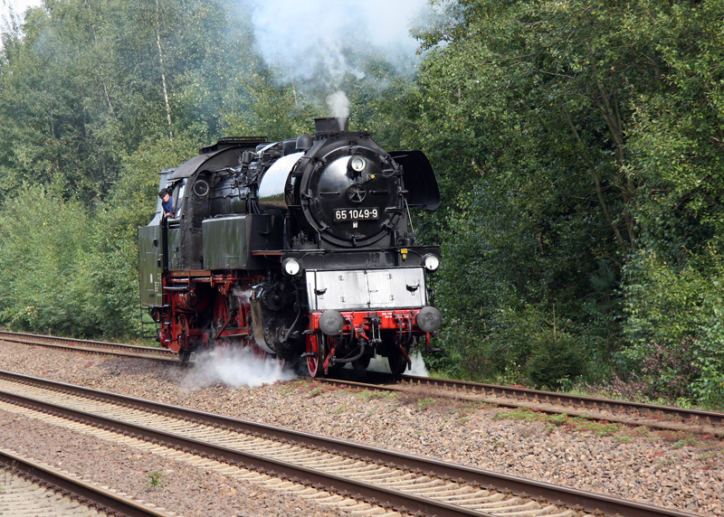 65 1049-9 auf dem Weg zur Lokparade anl��lich des 19.Heizhausfestes